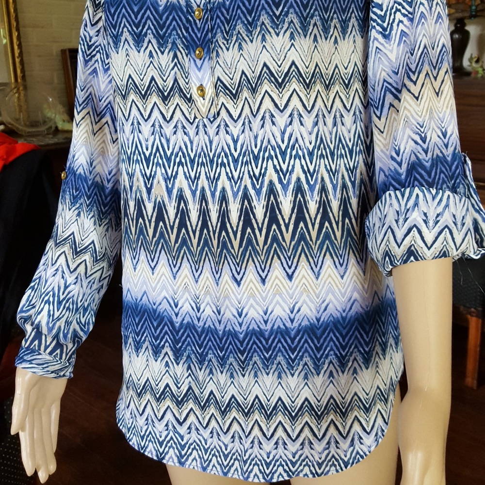 Zac and Rachel. Tunic style top. Beautiful Blues